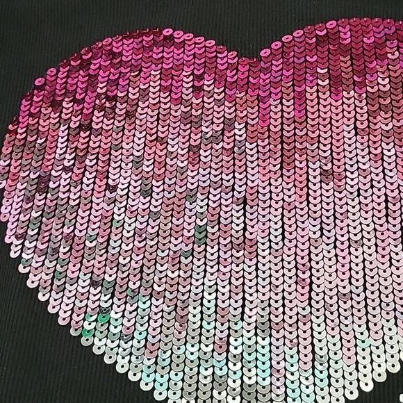 ❤️ Pink tank for Valentines! - Picture 2 of 6